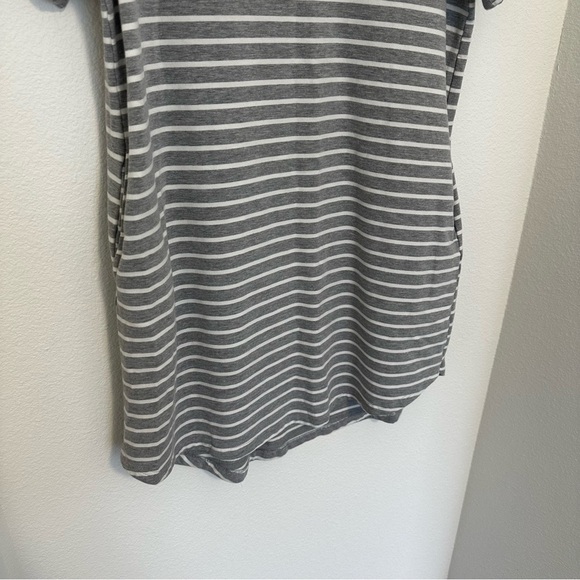 Little Bipsy Swoop T Shirt Dress Gray White Striped Side Pockets Size L Women’s - Picture 3 of 9